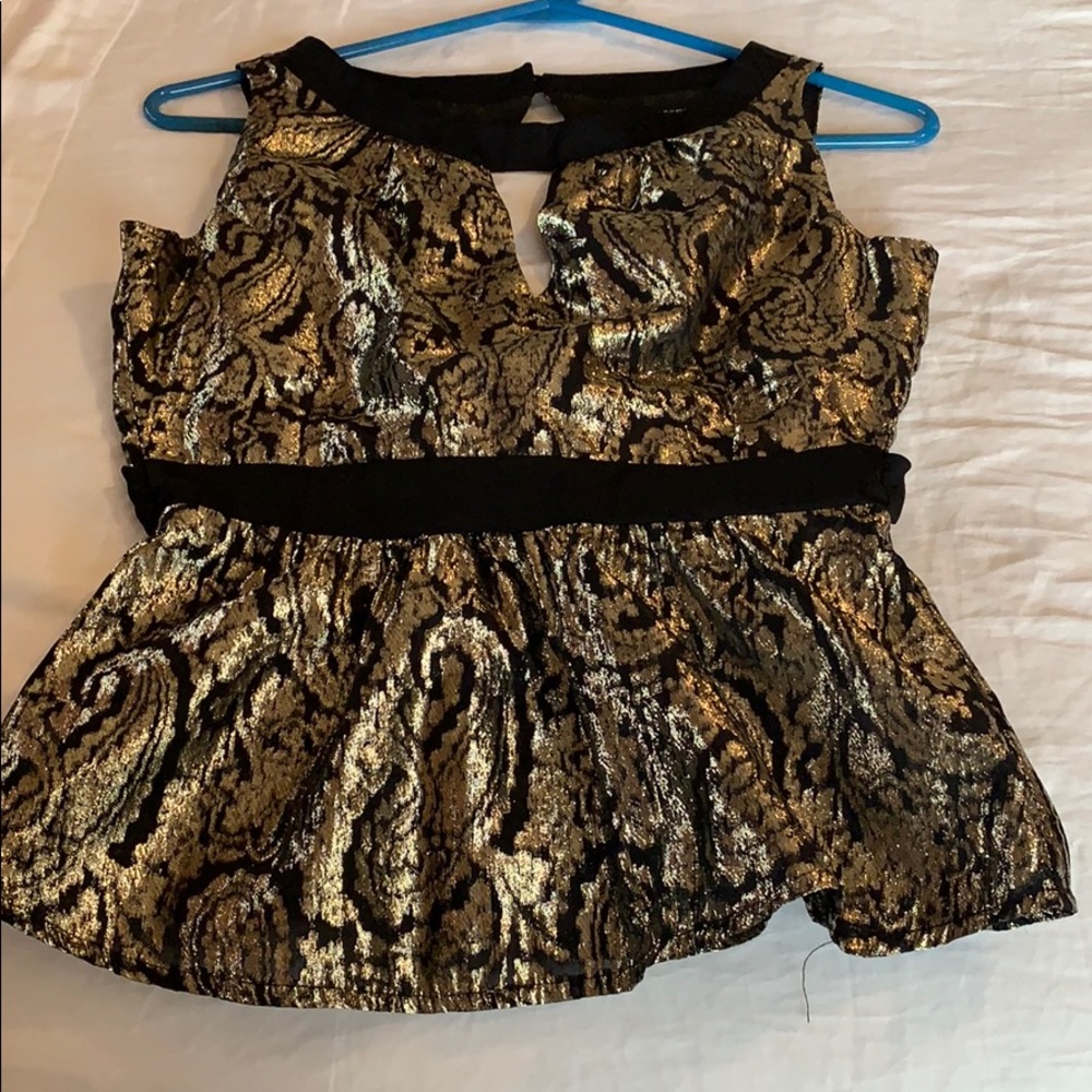 Nice and chic top for a nice event